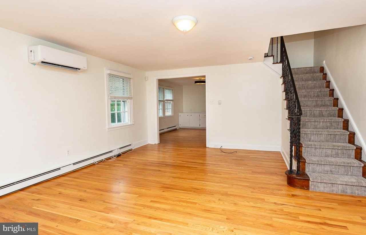 240 Henley Rd - Photo 7 of 29