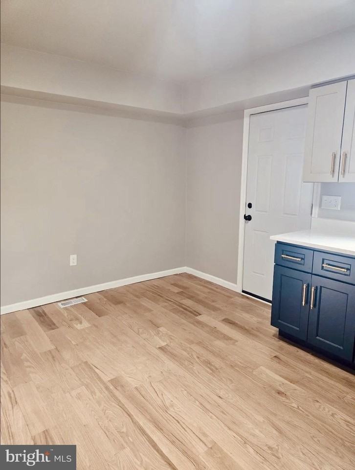 580 Walnut St - Photo 3 of 20