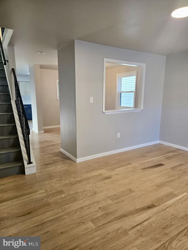 580 Walnut St - Photo 4 of 20