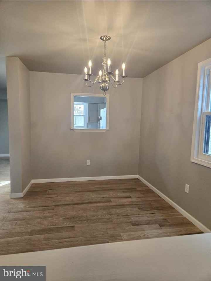 580 Walnut St - Photo 6 of 20