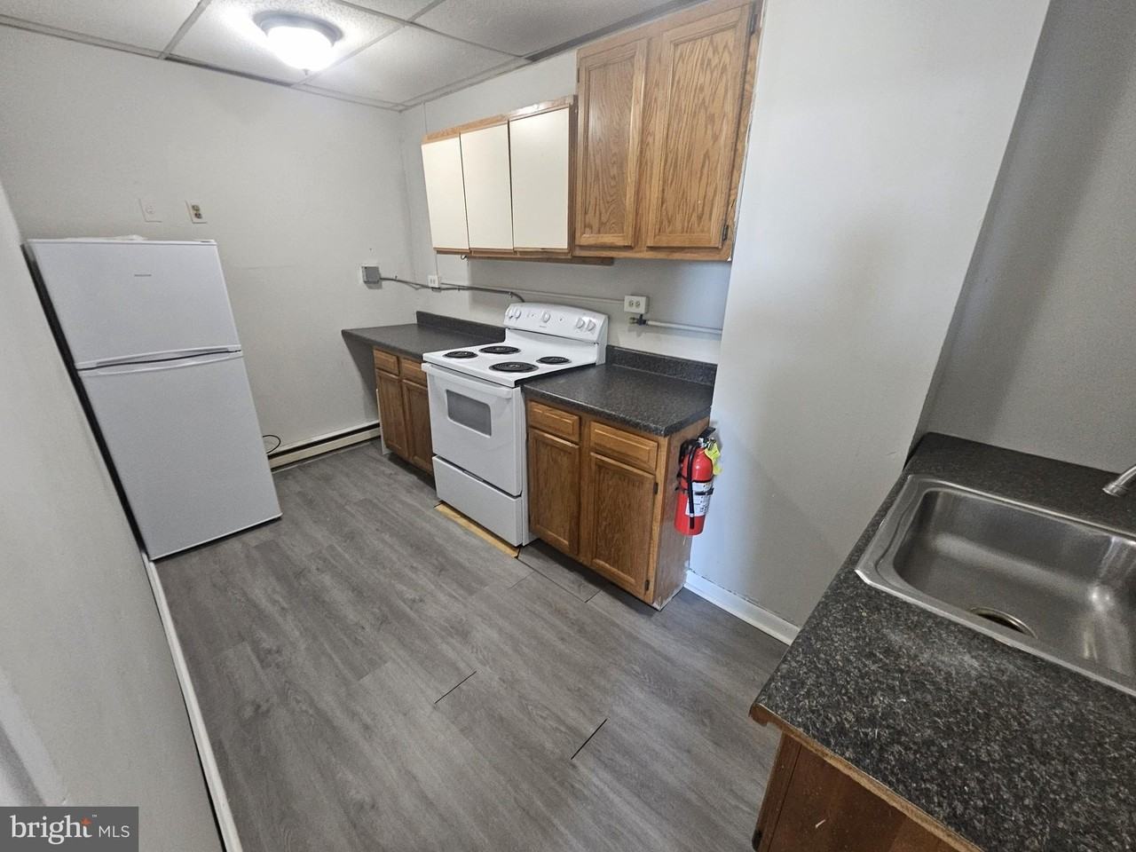 Swede St #3F - Photo 4 of 7