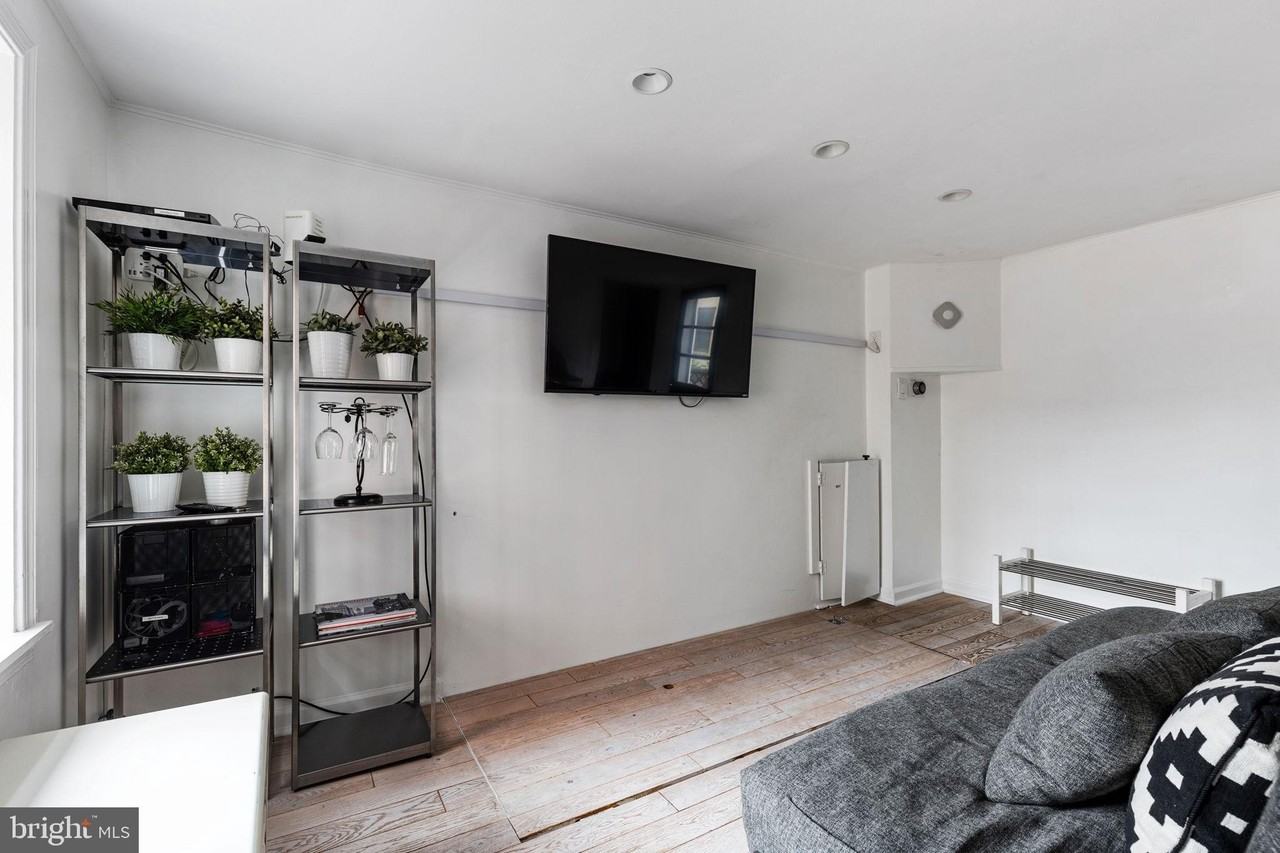 2127 Rodman St - Photo 3 of 19