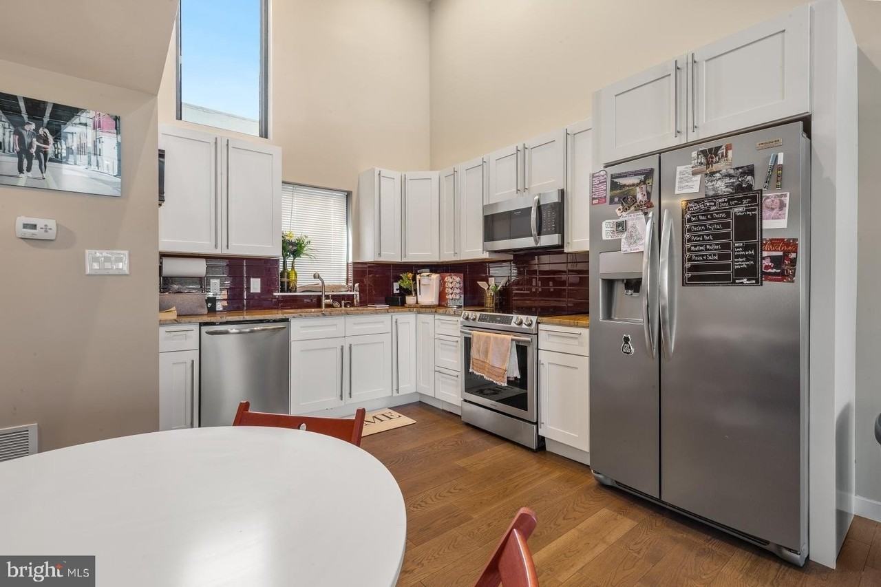 1142 Crease St Apt 2l #2L - Photo 4 of 17