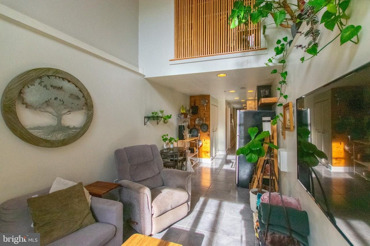 1814 Christian St Apt 1 #1 - Photo 2 of 30