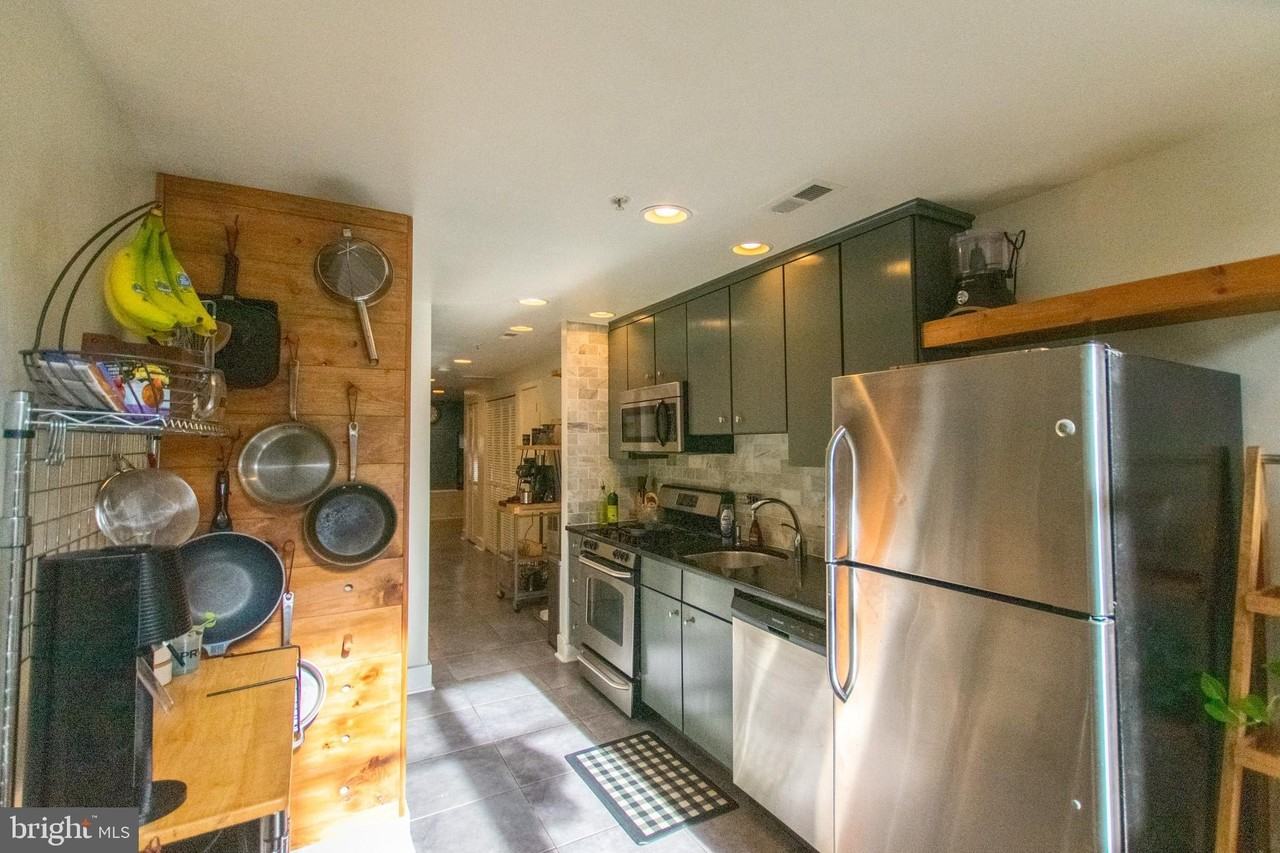 1814 Christian St Apt 1 #1 - Photo 5 of 30