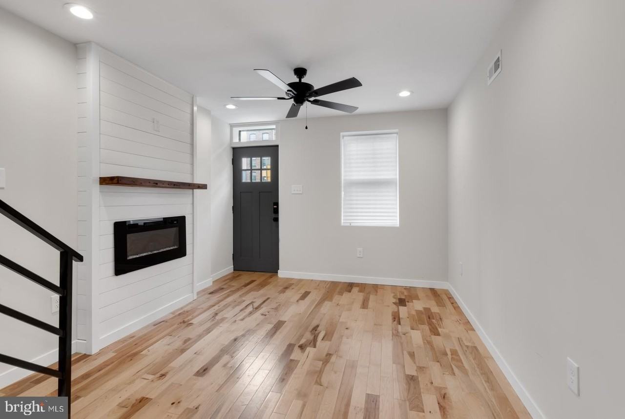 2039 E Letterly St - Photo 5 of 38