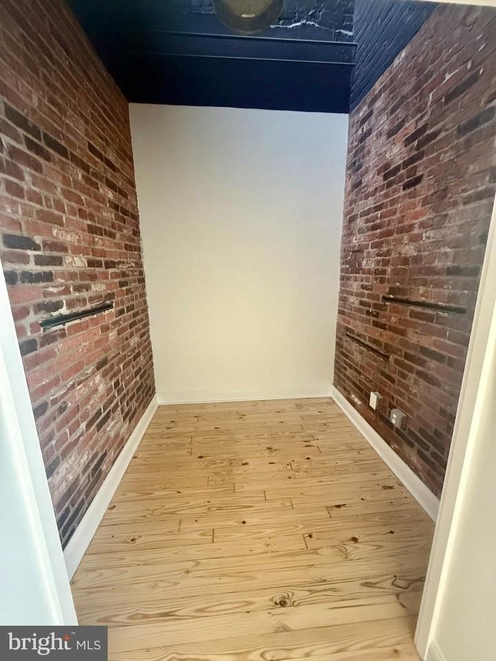 1733-35 Chestnut St Unit 304 #304 - Photo 5 of 16