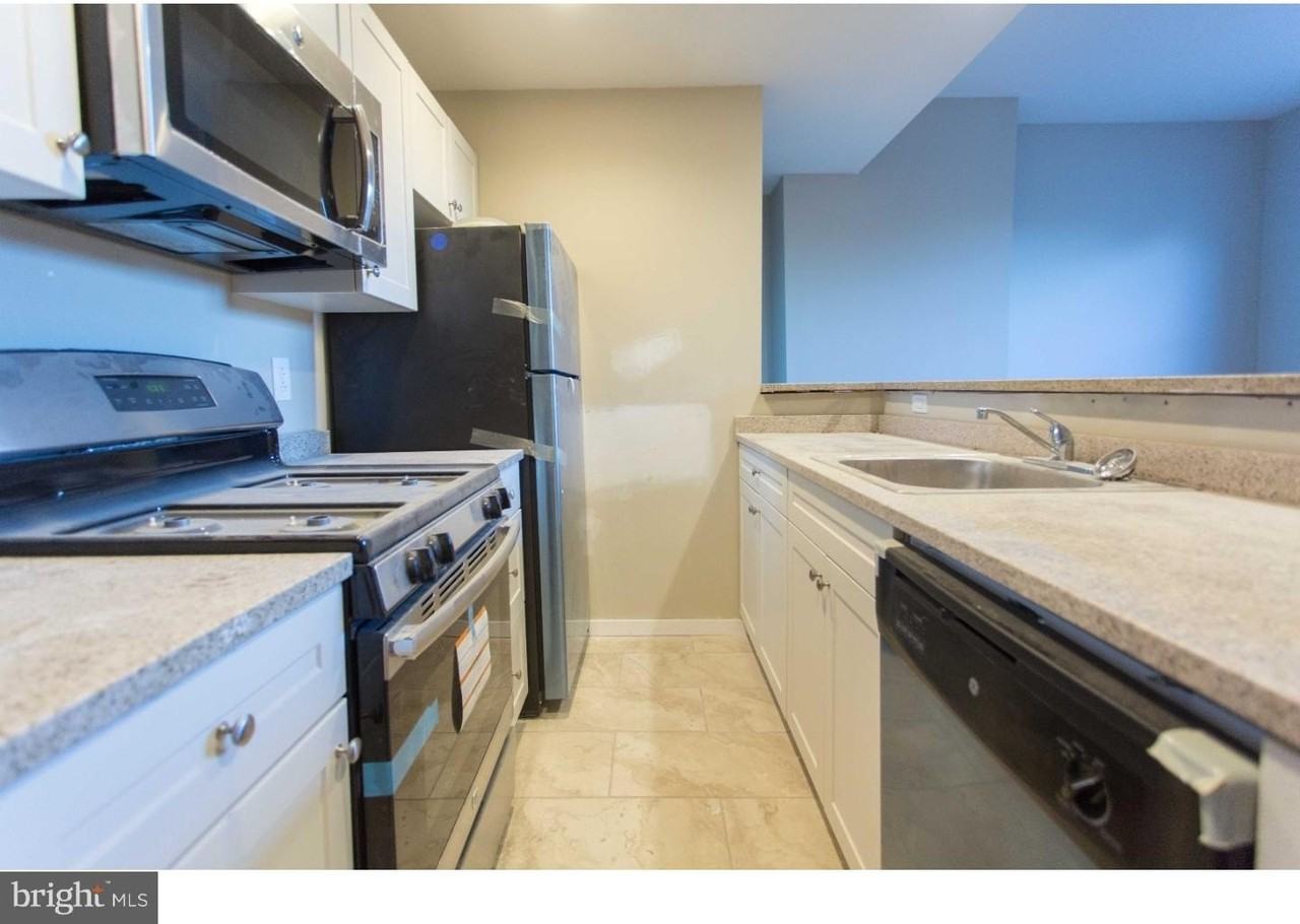 413 S 11th St Apt 2 #2 - Photo 3 of 23