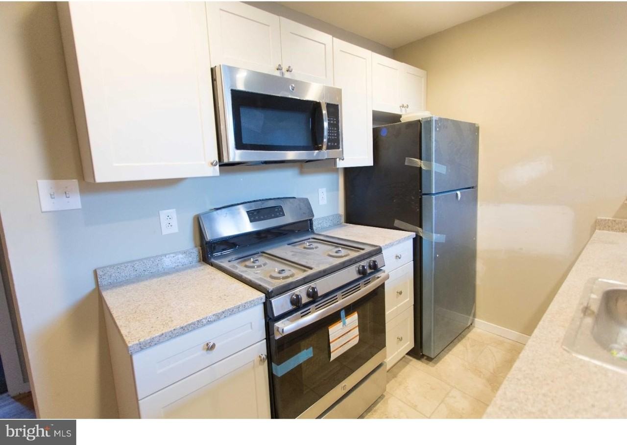 413 S 11th St Apt 2 #2 - Photo 5 of 23