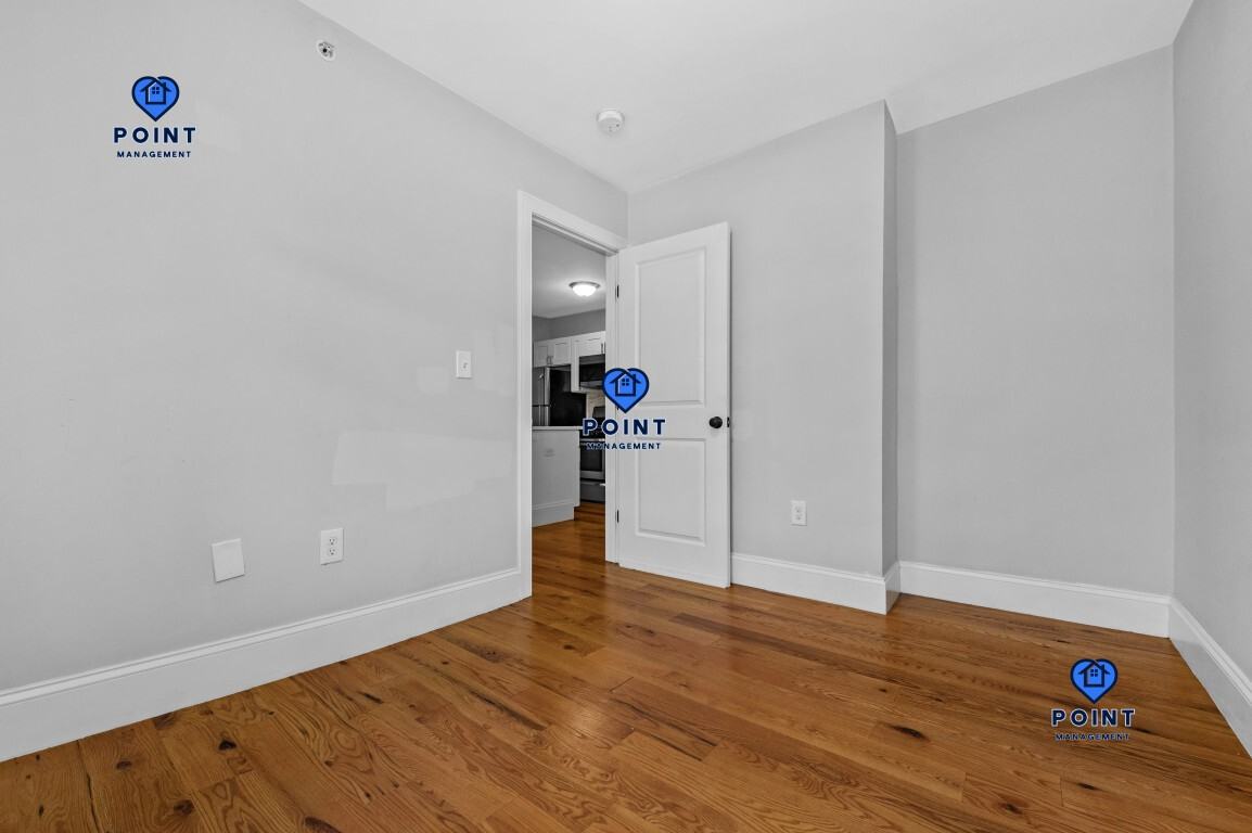 149 Bremen St #1 - Photo 6 of 7