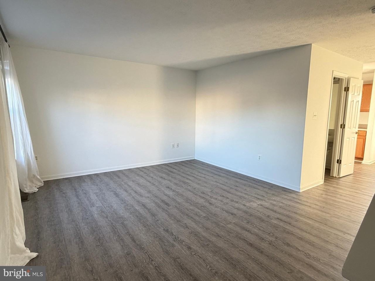 138 Surrey Club Ln - Photo 2 of 17