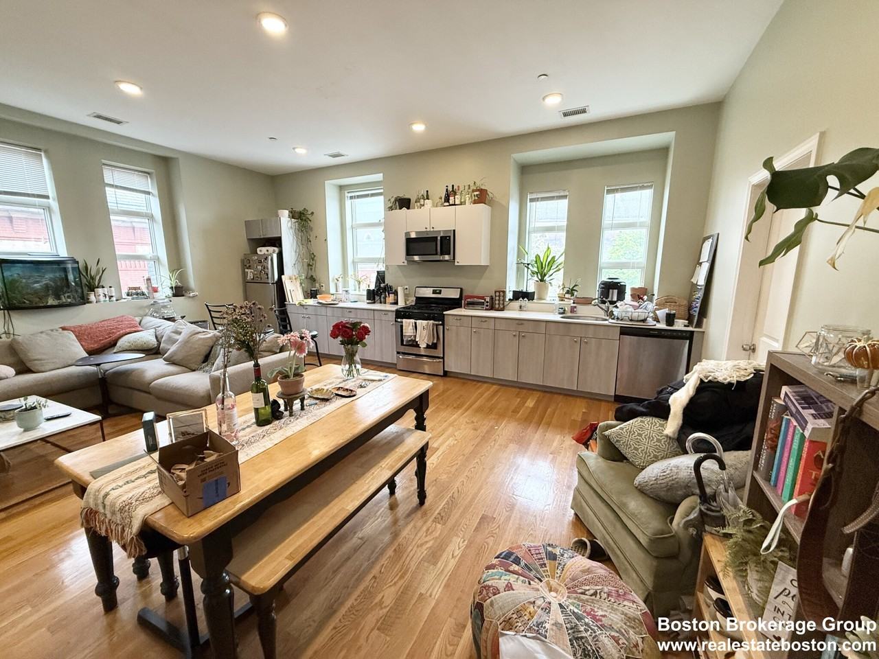 409 Dudley St #4 - Photo 2 of 11