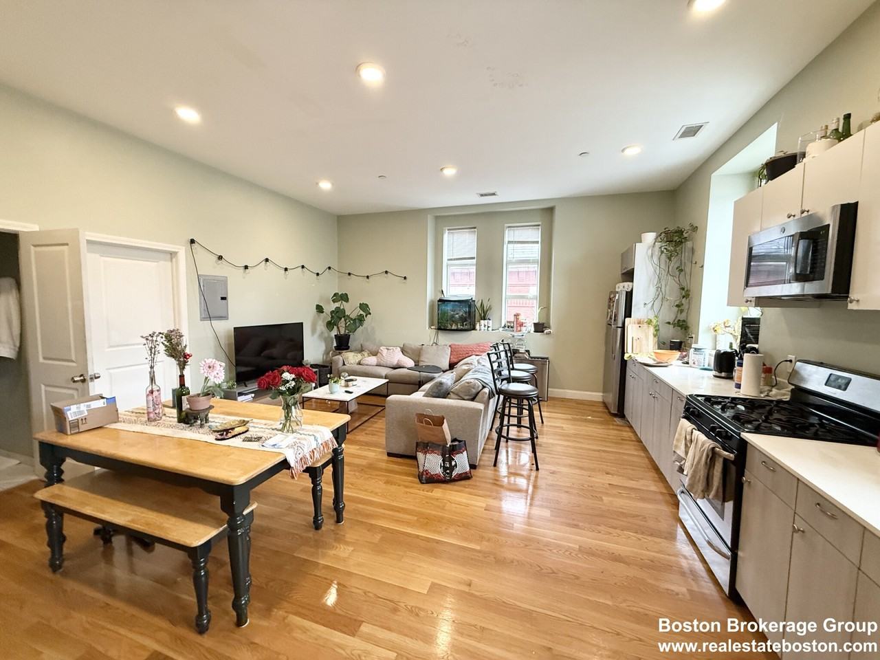 409 Dudley St #4 - Photo 3 of 11