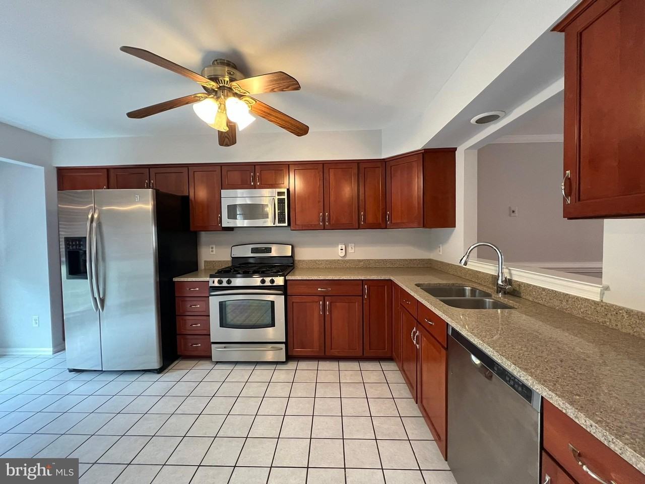 12002 Lisa Marie Ct - Photo 2 of 35