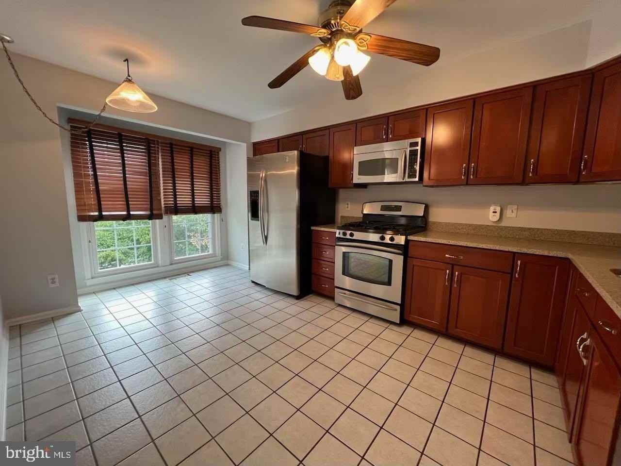 12002 Lisa Marie Ct - Photo 5 of 35