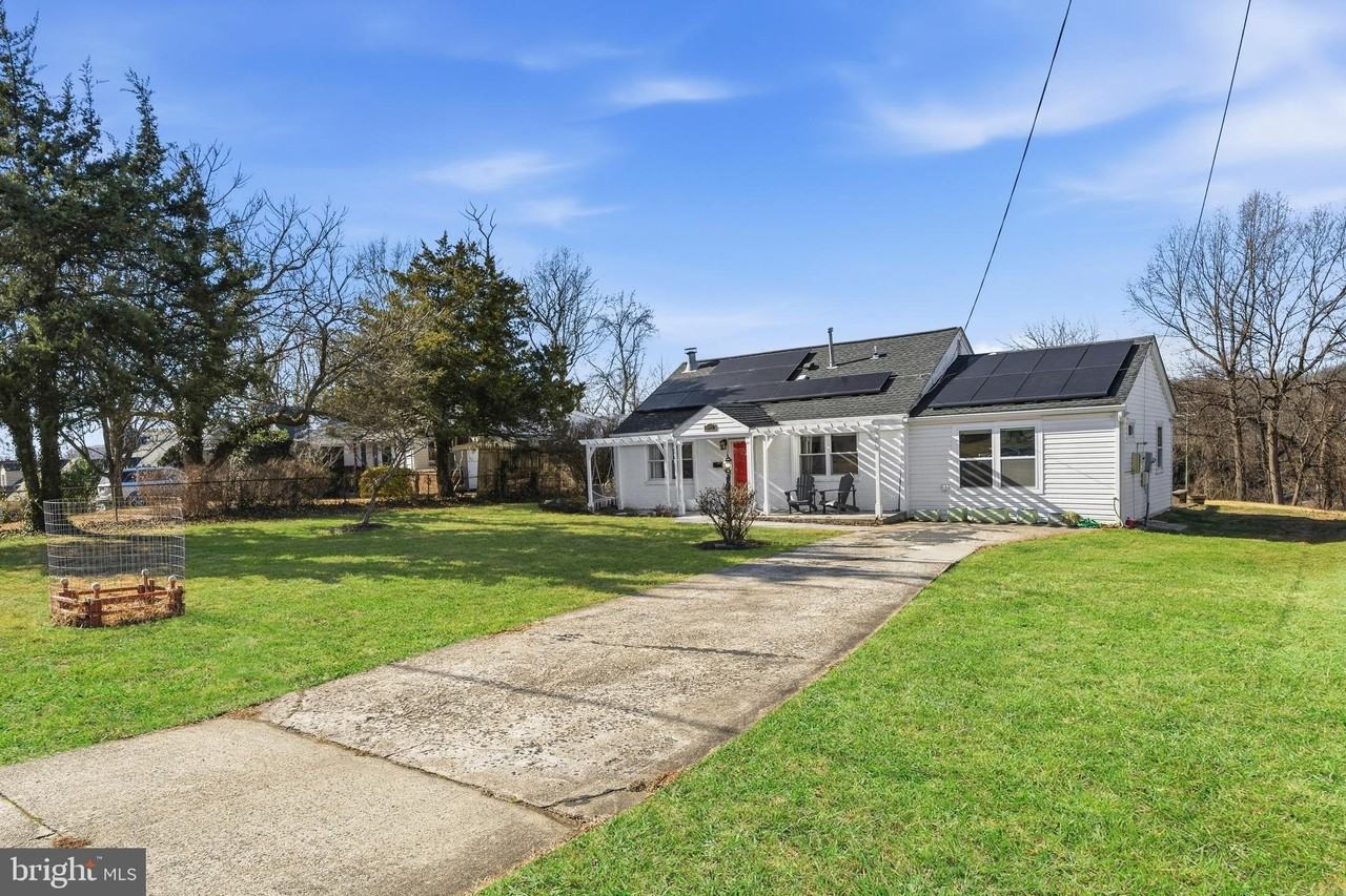 4016 Hirst Dr - Photo 3 of 31