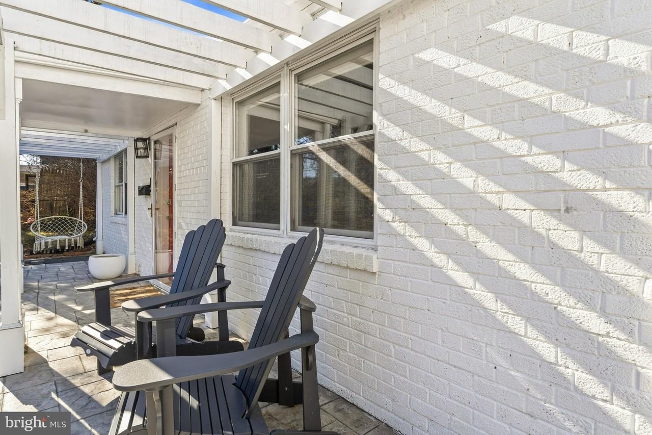 4016 Hirst Dr - Photo 4 of 31