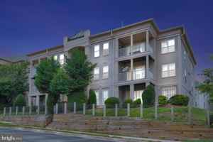 featured image of 1067 Gardenview Loop Apt 302 #302
