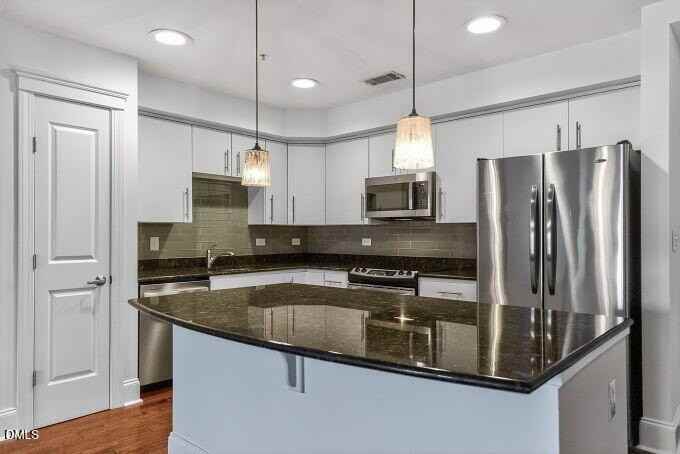 222 Glenwood Ave Apt 513 #513 - Photo 4 of 43