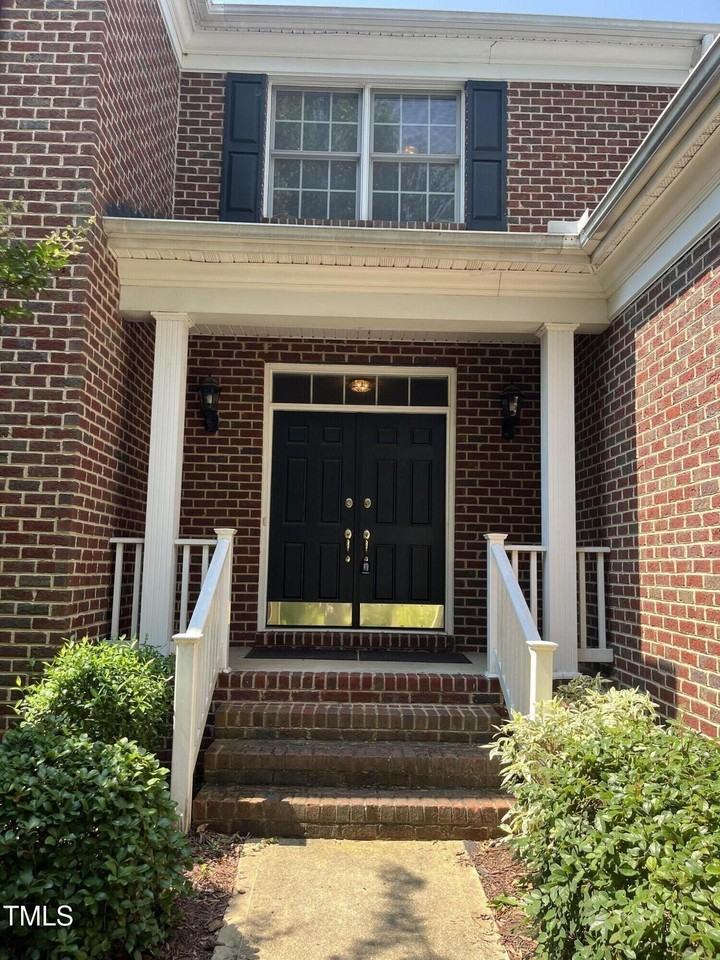 9313 Palm Bay Cir - Photo 2 of 35