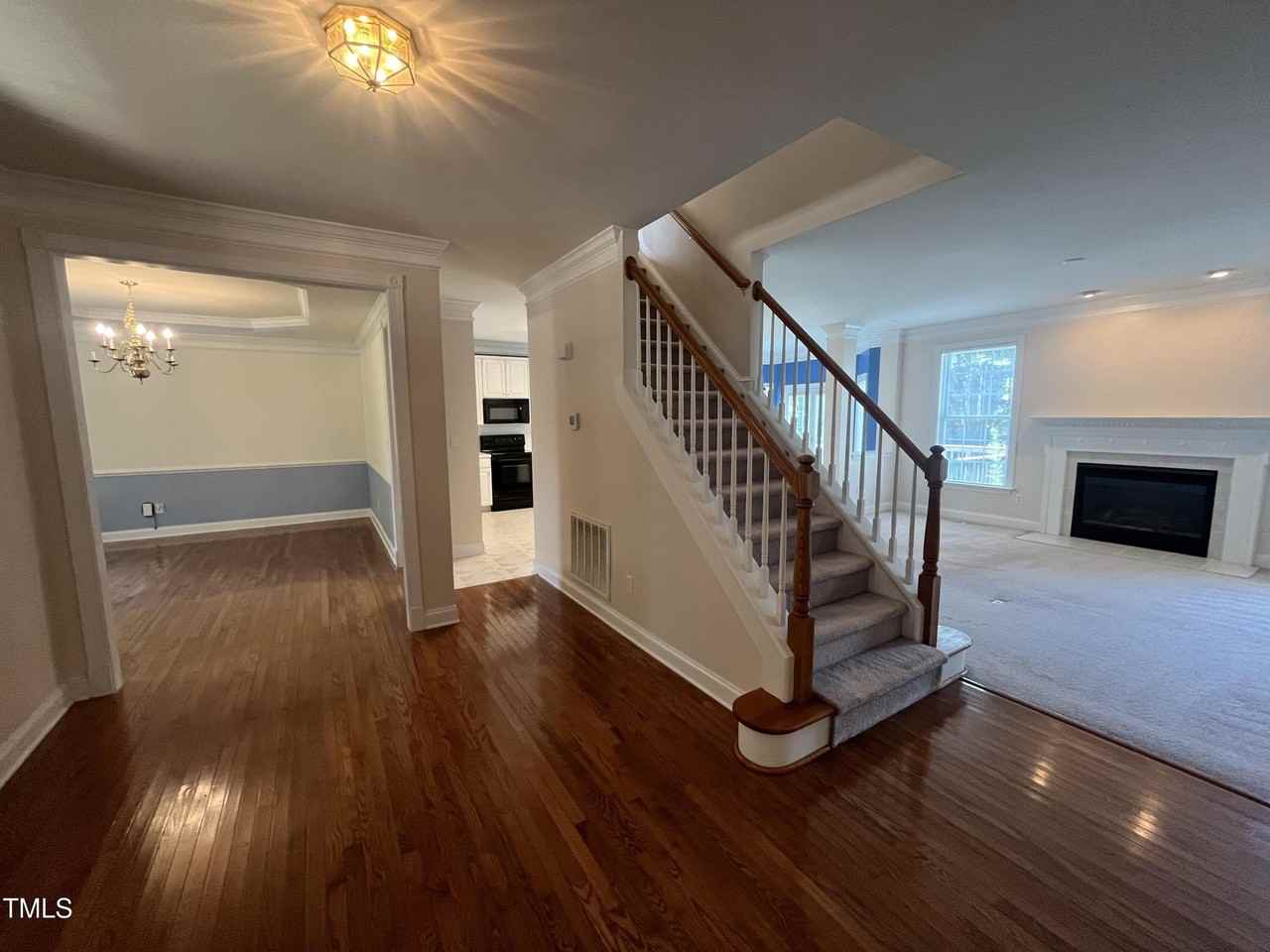 9313 Palm Bay Cir - Photo 5 of 35