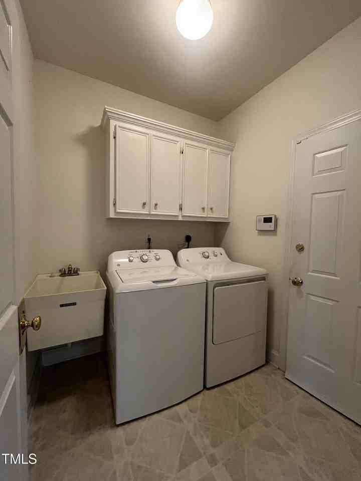 9313 Palm Bay Cir - Photo 7 of 35