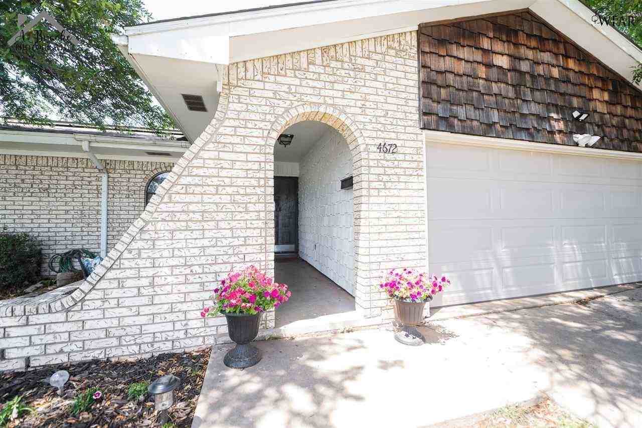 4672 Rainbow Dr - Photo 3 of 30