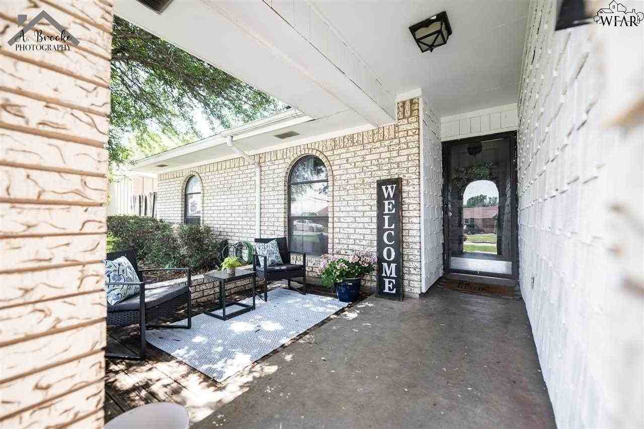 4672 Rainbow Dr - Photo 5 of 30