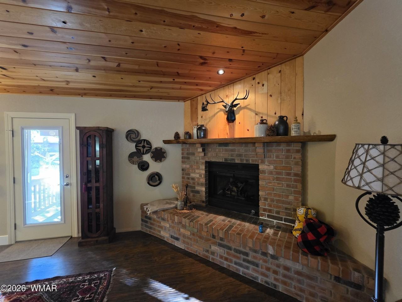 7507 Tall Pine Dr - Photo 4 of 32