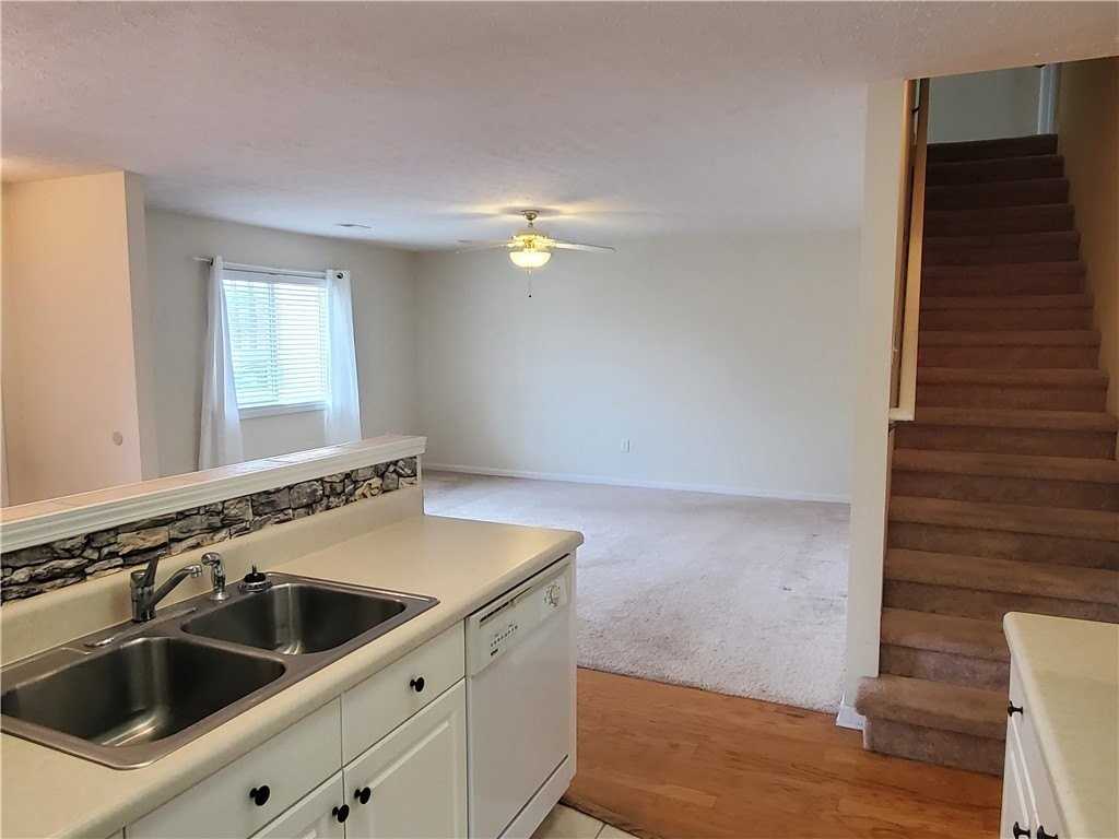 123 Perkins Pl - Photo 6 of 20