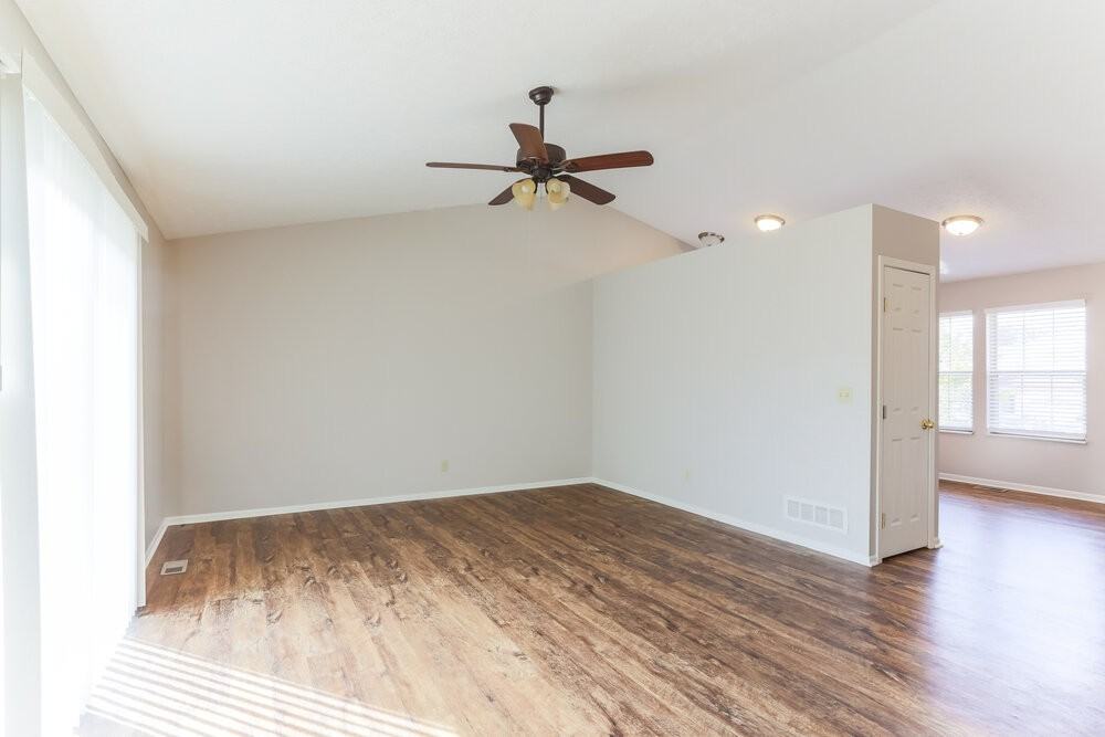 1009 Allison Dr - Photo 6 of 17