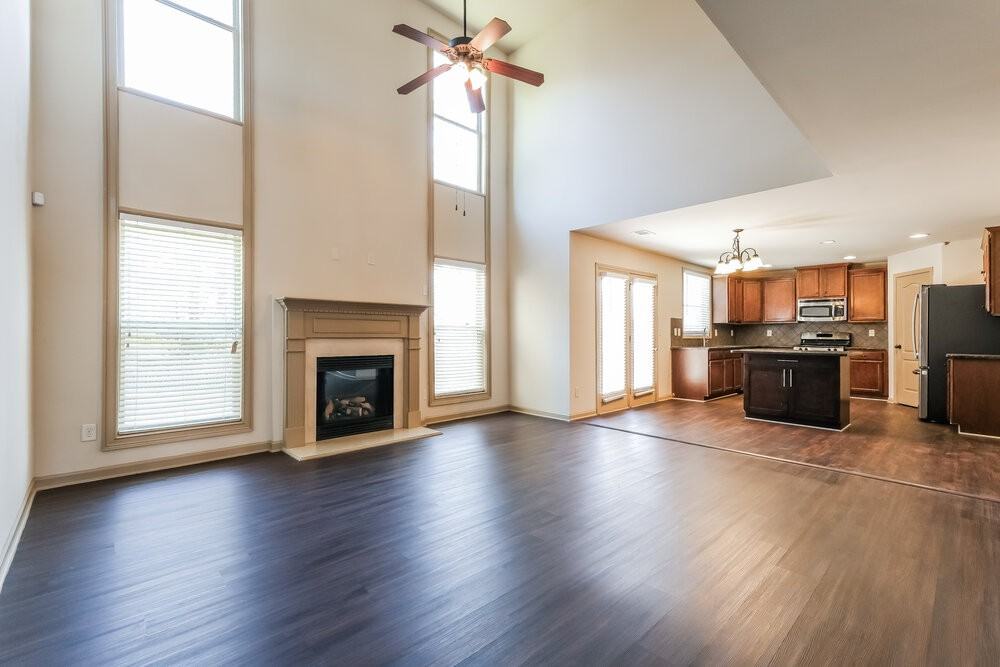 3258 Sag Harbor Ct - Photo 5 of 17