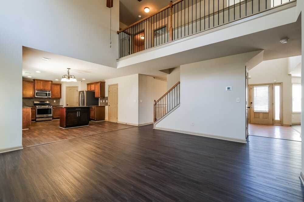 3258 Sag Harbor Ct - Photo 6 of 17