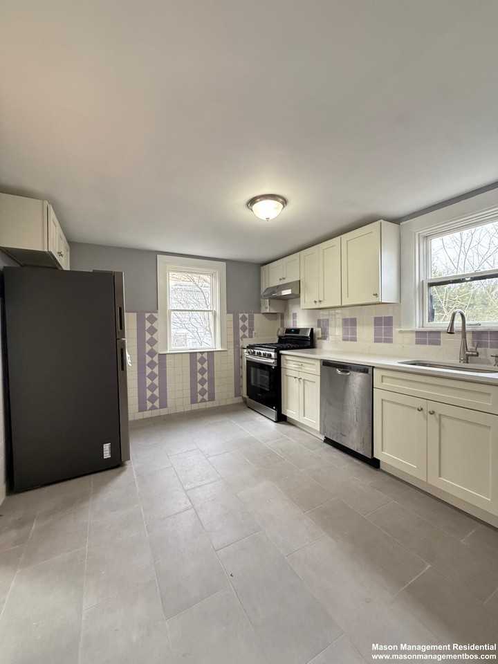 8 Alcott St #2 - Photo 5 of 14