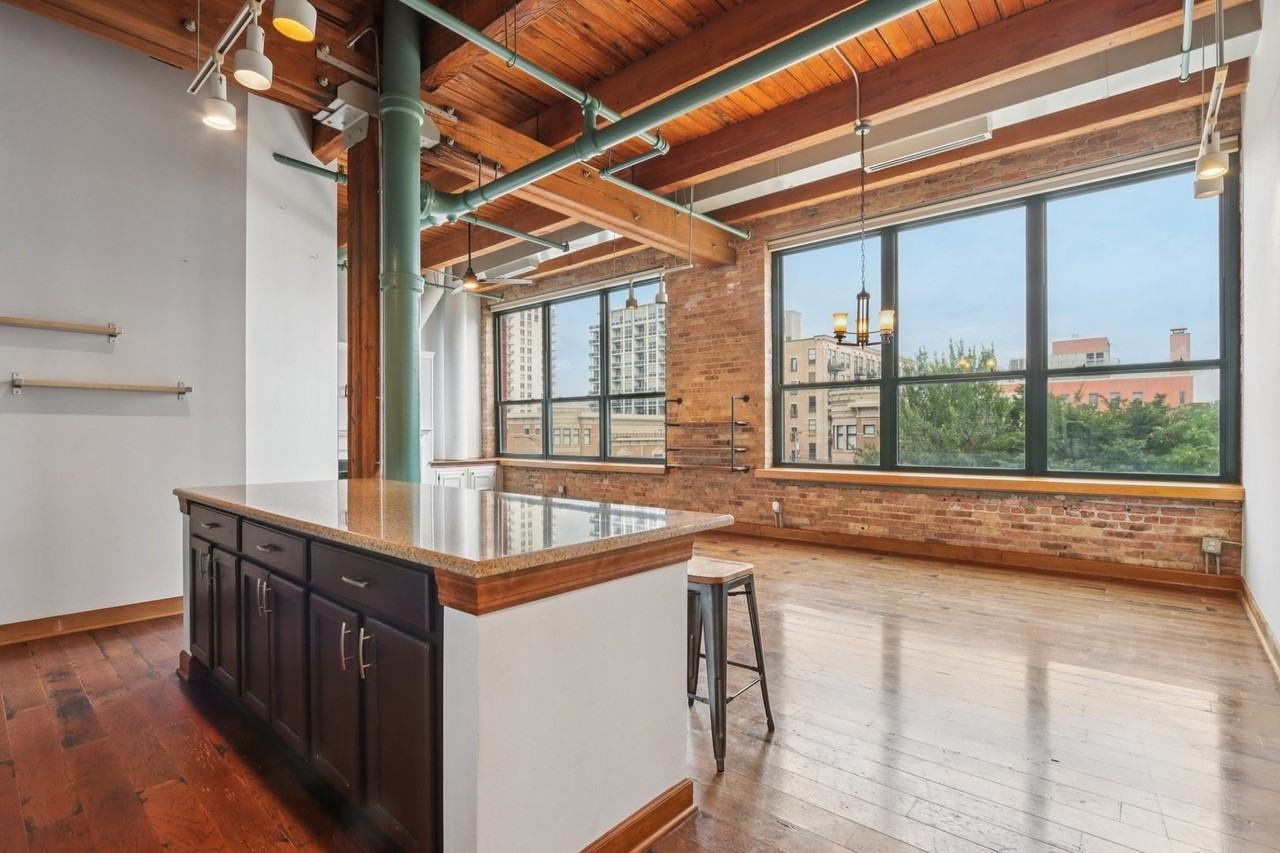 1727 S Indiana Ave #302 - Photo 7 of 21