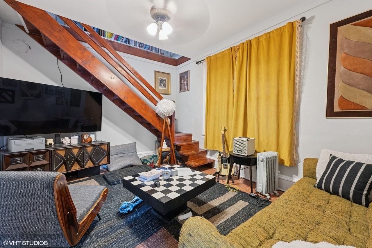 2531 W Lyndale St Apt 2r #2R - Photo 3 of 11