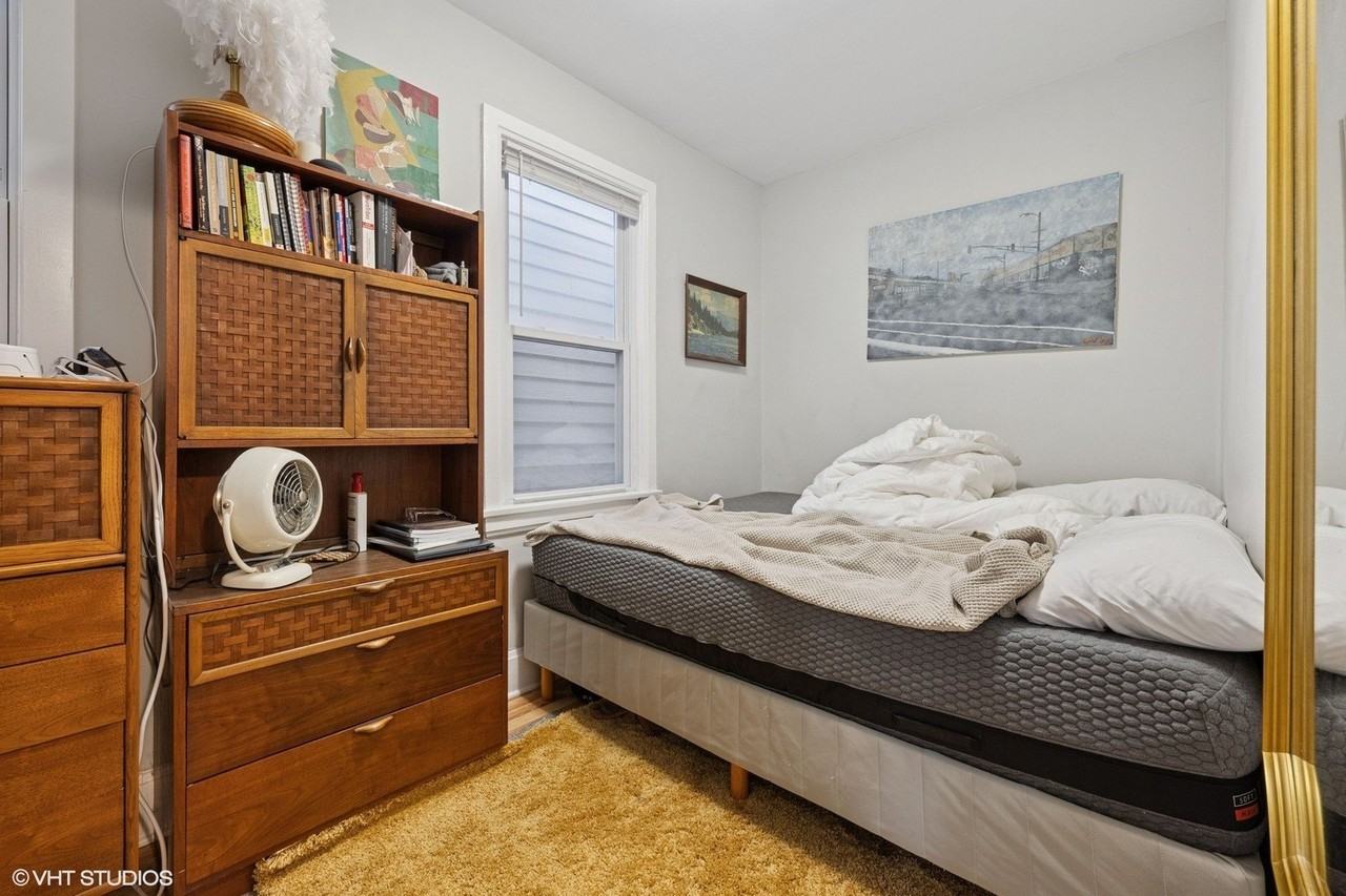 2531 W Lyndale St Apt 2r #2R - Photo 4 of 11