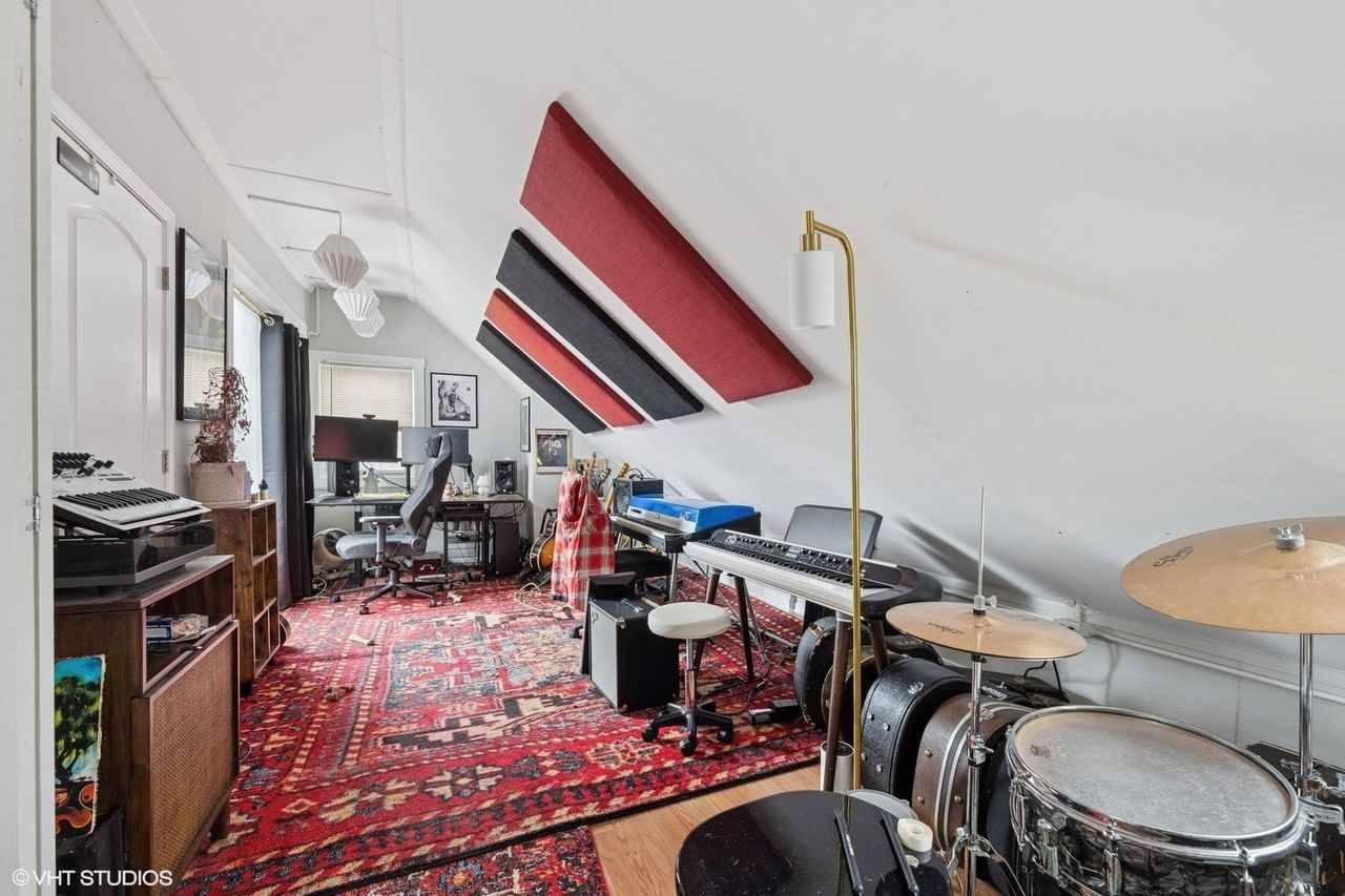 2531 W Lyndale St Apt 2r #2R - Photo 6 of 11