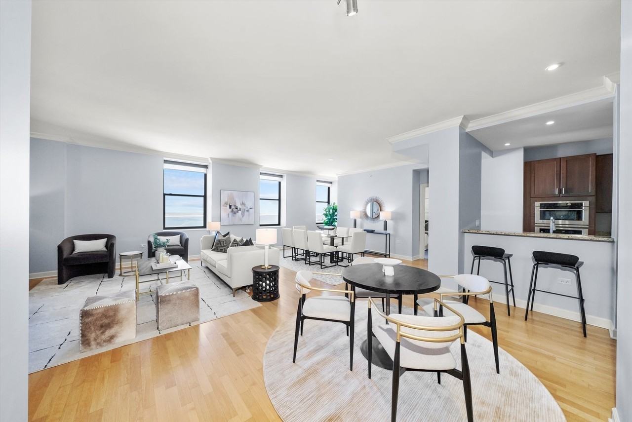 310 S Michigan Ave Unit 2101 #2101 - Photo 3 of 47