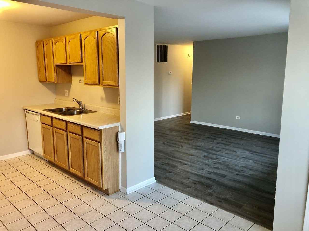 928 N Village Dr Unit 1 #1 - Photo 4 of 13