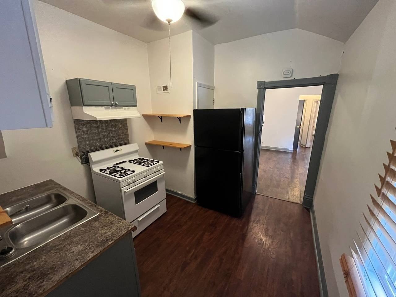 15534 Turlington Ave Apt 2s #2S - Photo 2 of 14