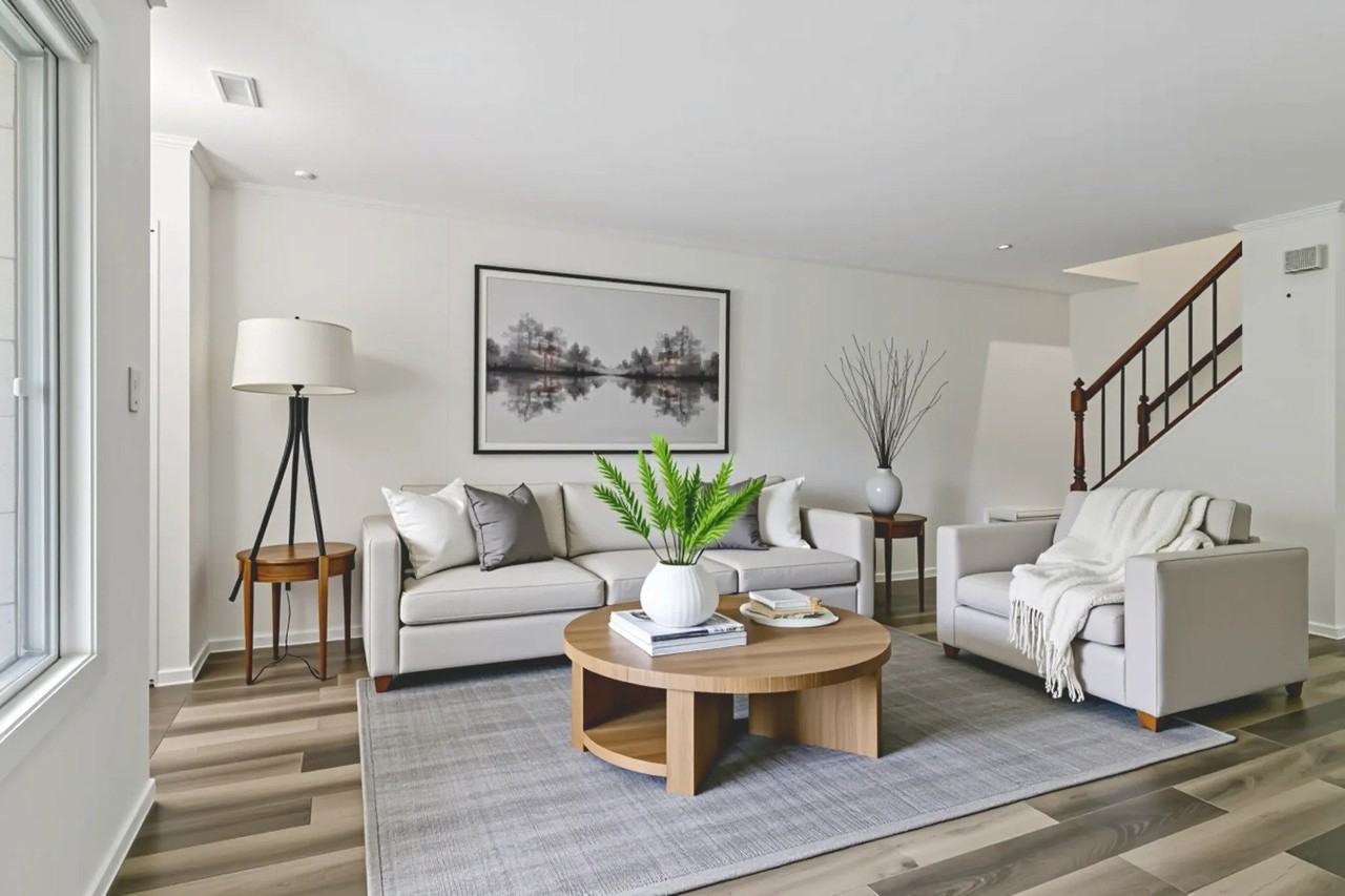 452 Harrison Ct - Photo 3 of 11