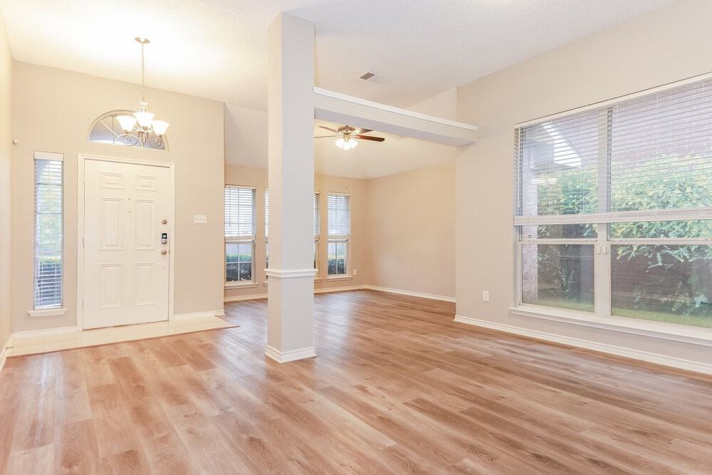 1506 Chapman Dr - Photo 5 of 16