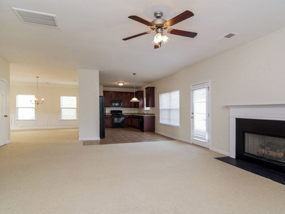 4215 Pointe Vecchio Cir - Photo 2 of 15