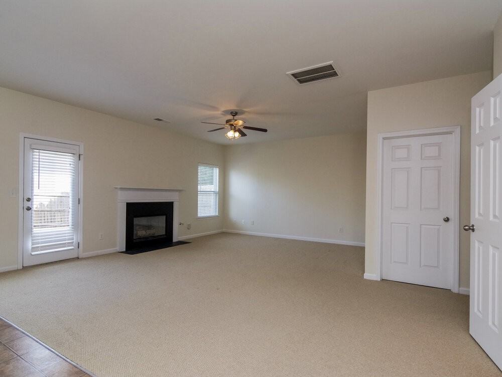 4215 Pointe Vecchio Cir - Photo 3 of 15