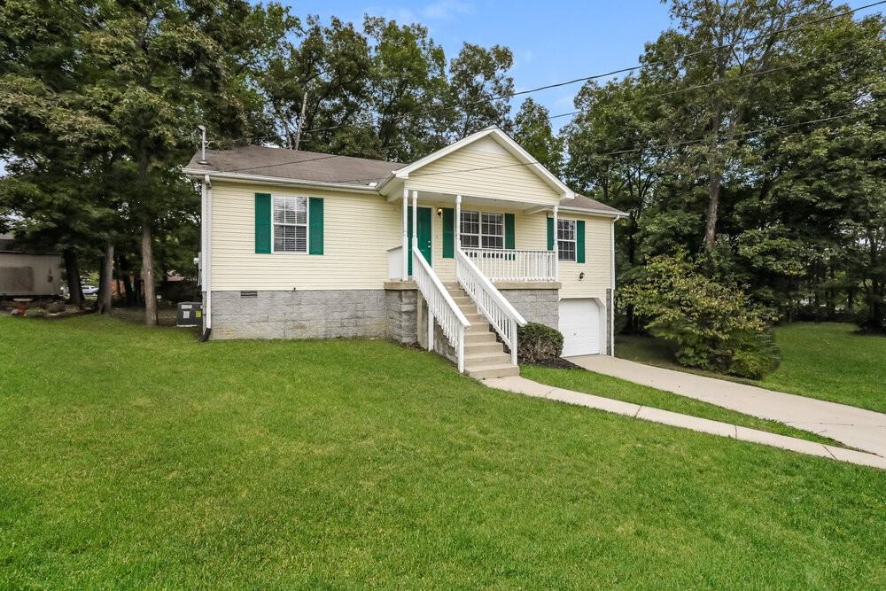 425 Jonesboro Ct - Photo 3 of 25