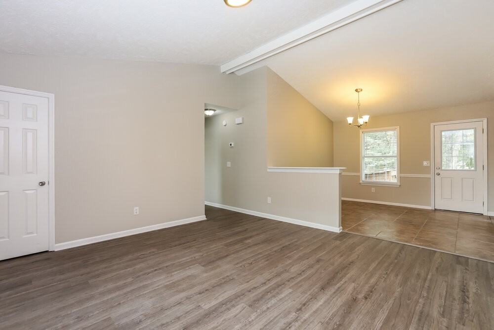 425 Jonesboro Ct - Photo 5 of 25