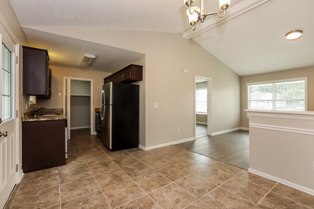 425 Jonesboro Ct - Photo 7 of 25