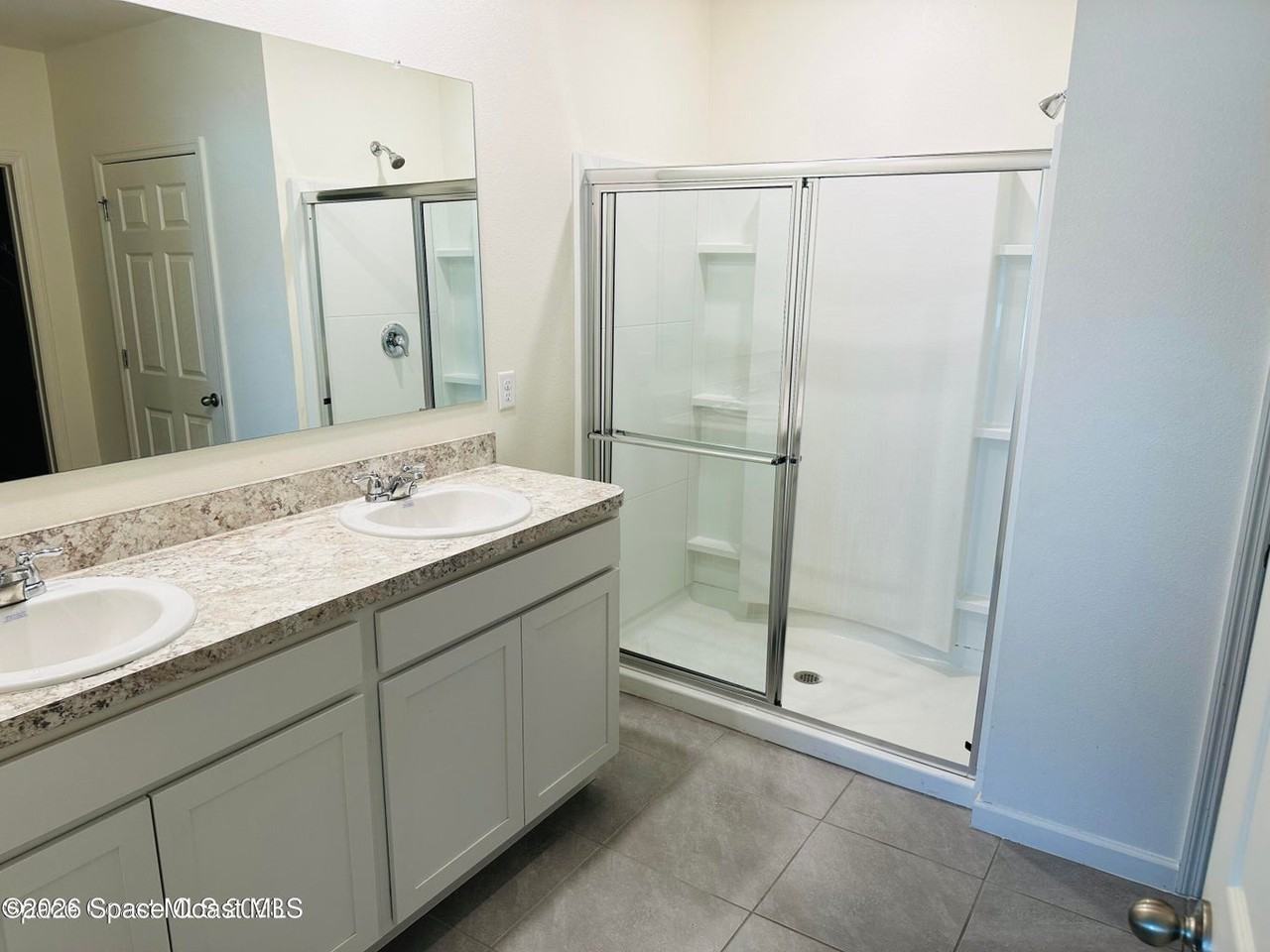 519 Old Country Rd Se #1 - Photo 5 of 7