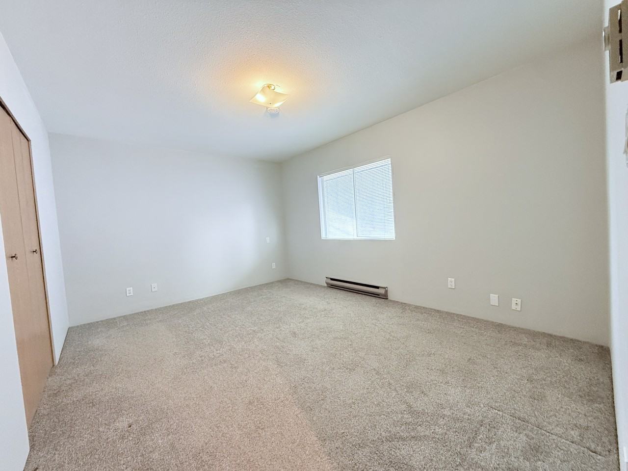 976 East 11th Avenue - Photo 7 of 14